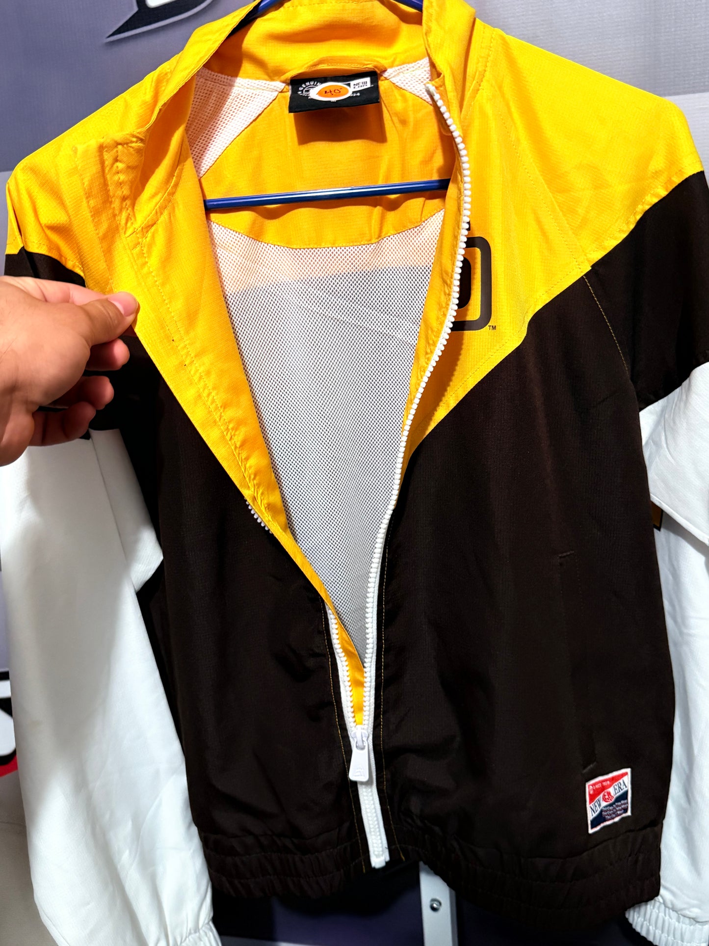 Woman’s Medium Padres New Era windbreaker jacket