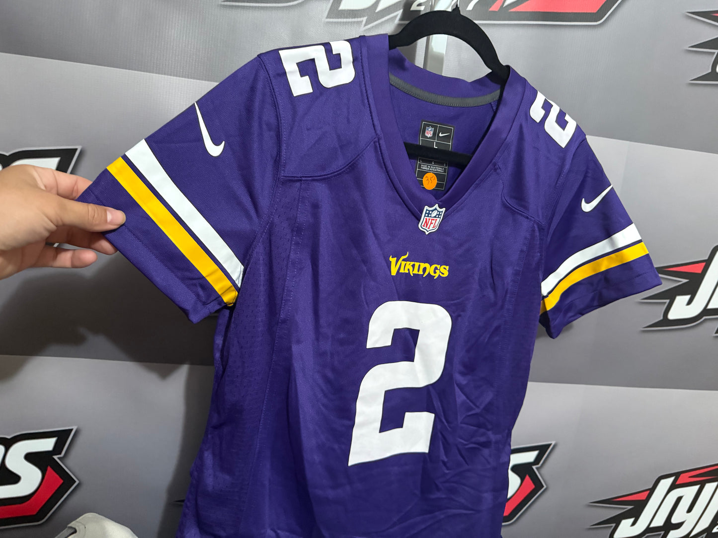 Woman’s Large Vikings A. Maddison #2 Jersey