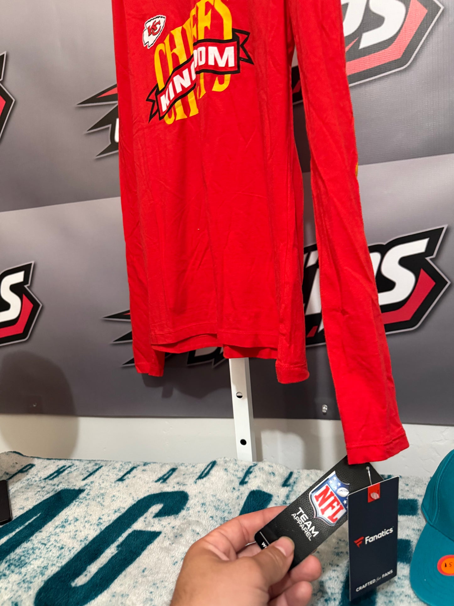 Woman’s Medium KC Chiefs Longsleeve