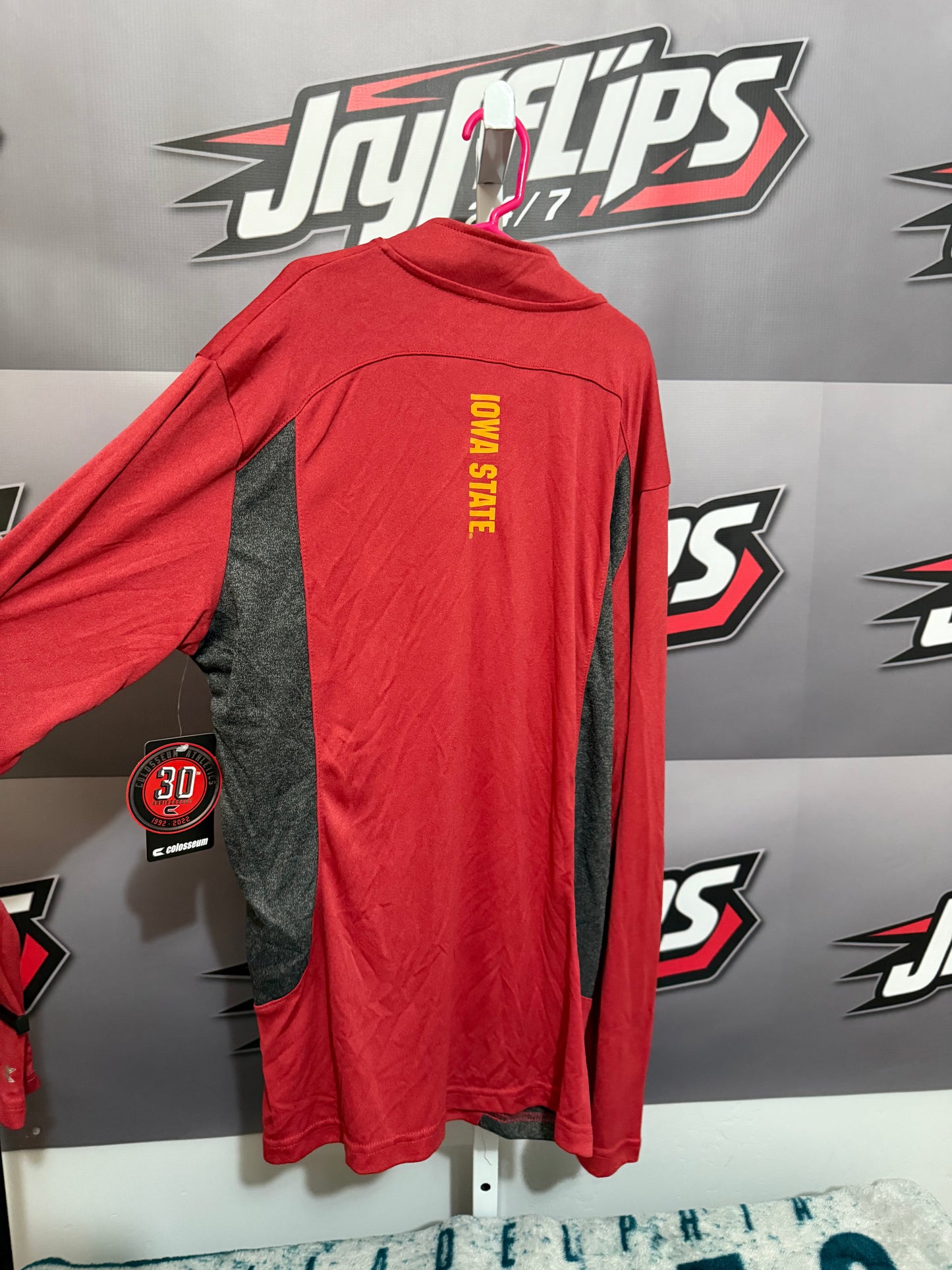 Men’s Small Iowa 1/4 zip sweater