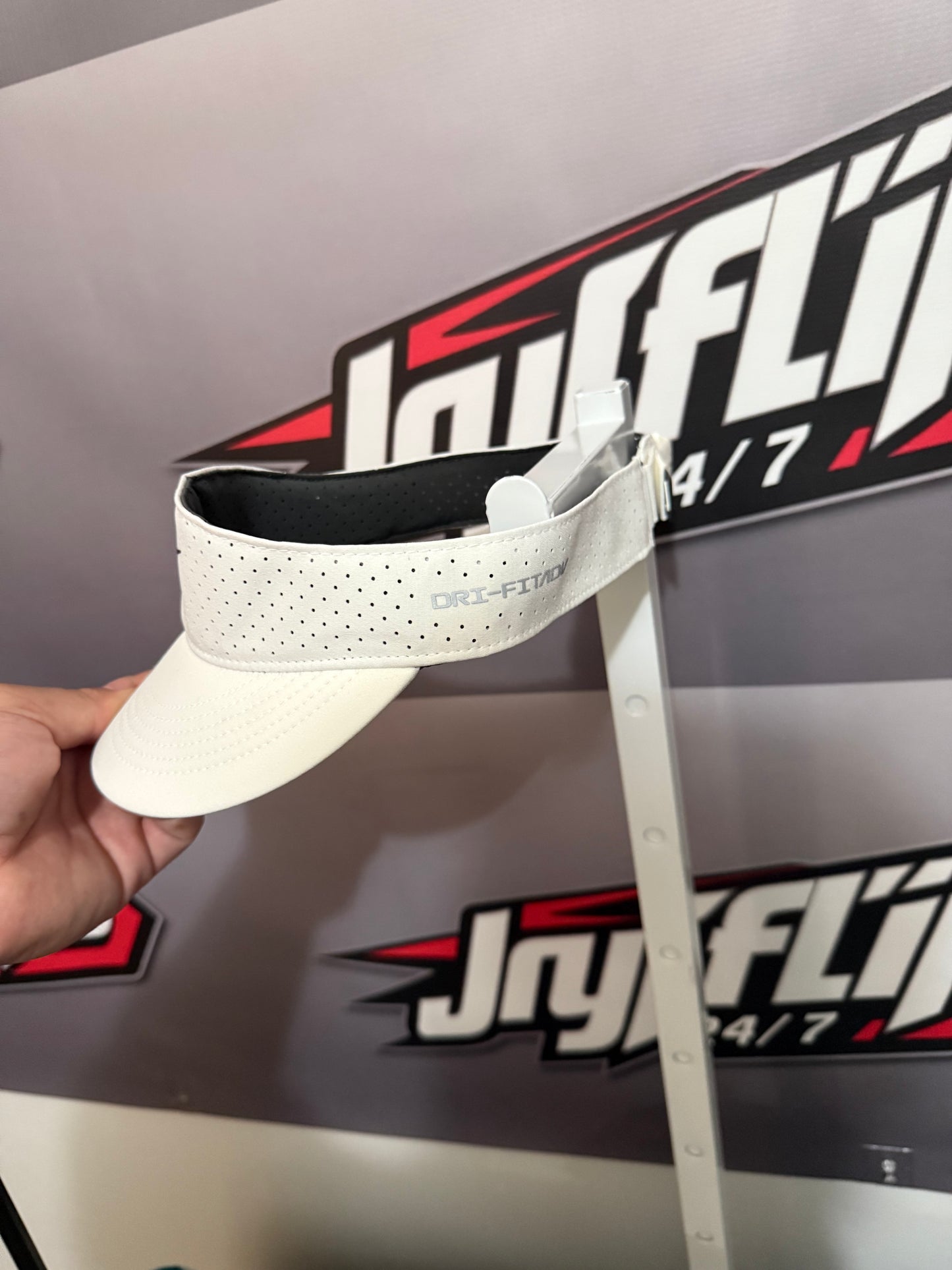 Nike L/XL Ace Visor