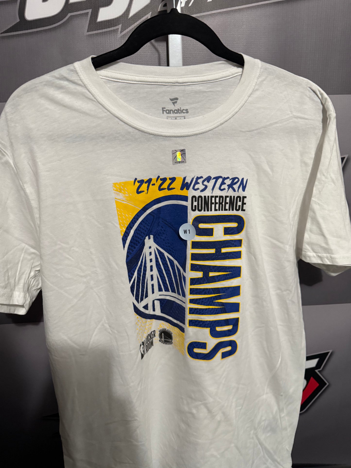 Men’s Large GS Warriors 21-22 Conf Champion T-Shirt