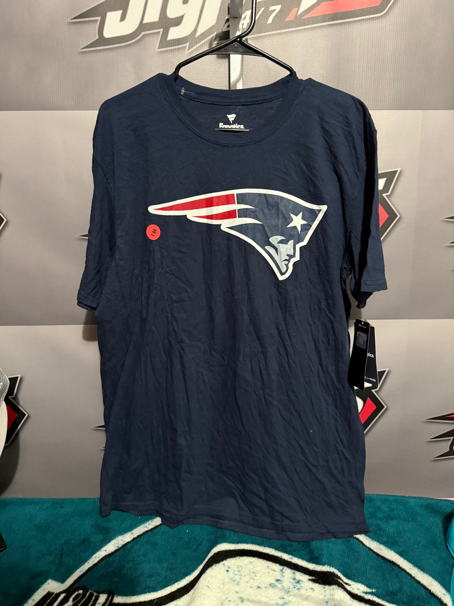 Men’s Large NE Patriots MAC Jones T Shirt