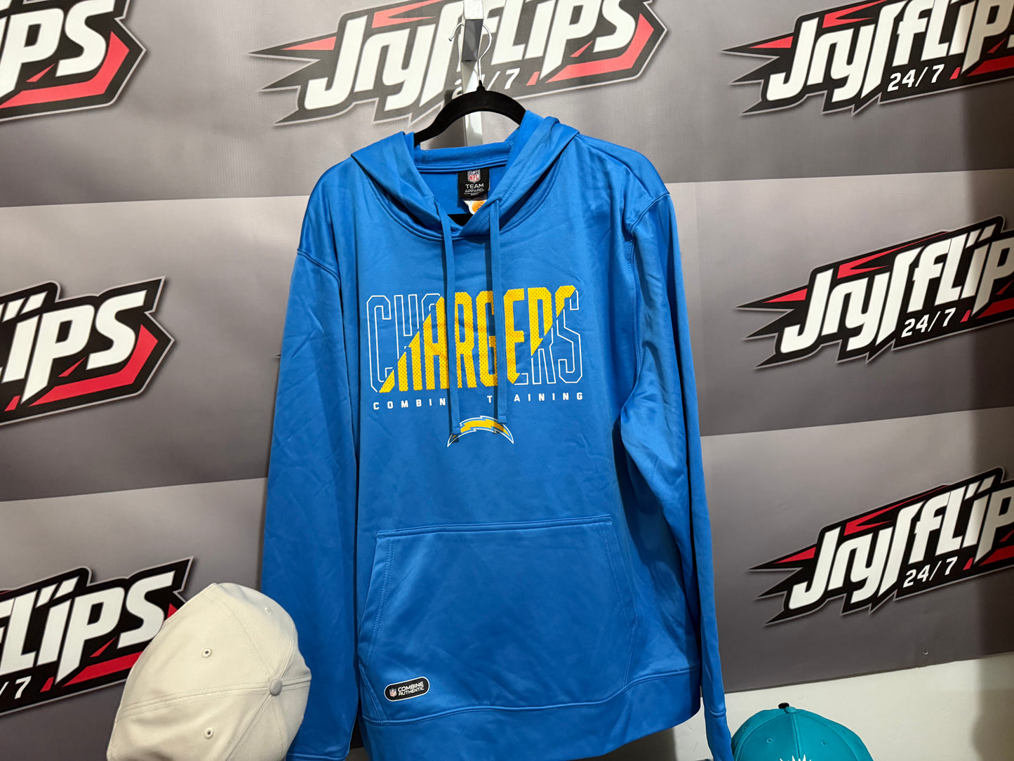 Men’s Large Chargers Hoodie