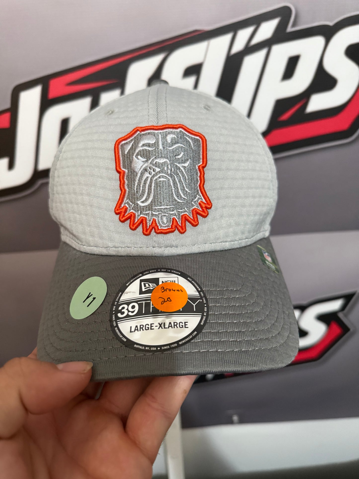 Cleveland Browns (Dog Logo) XL/L Flexfit Hat