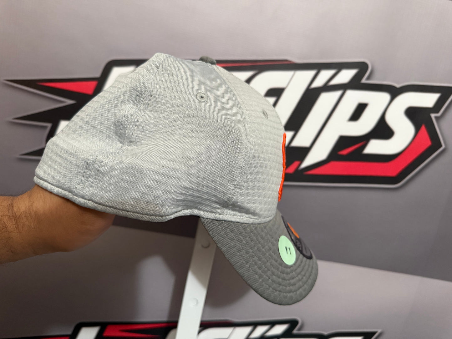 Cleveland Browns (Dog Logo) XL/L Flexfit Hat