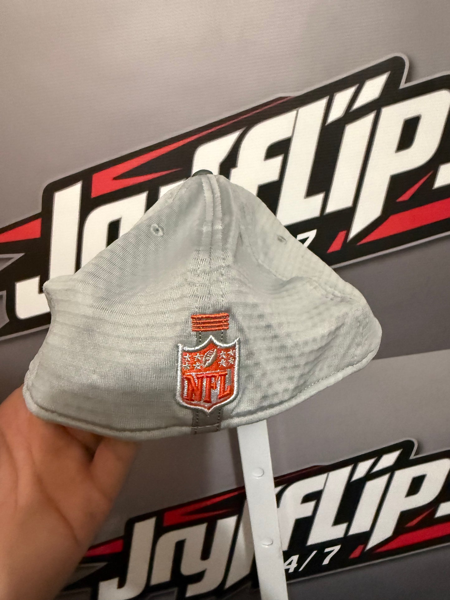 Cleveland Browns (Dog Logo) XL/L Flexfit Hat
