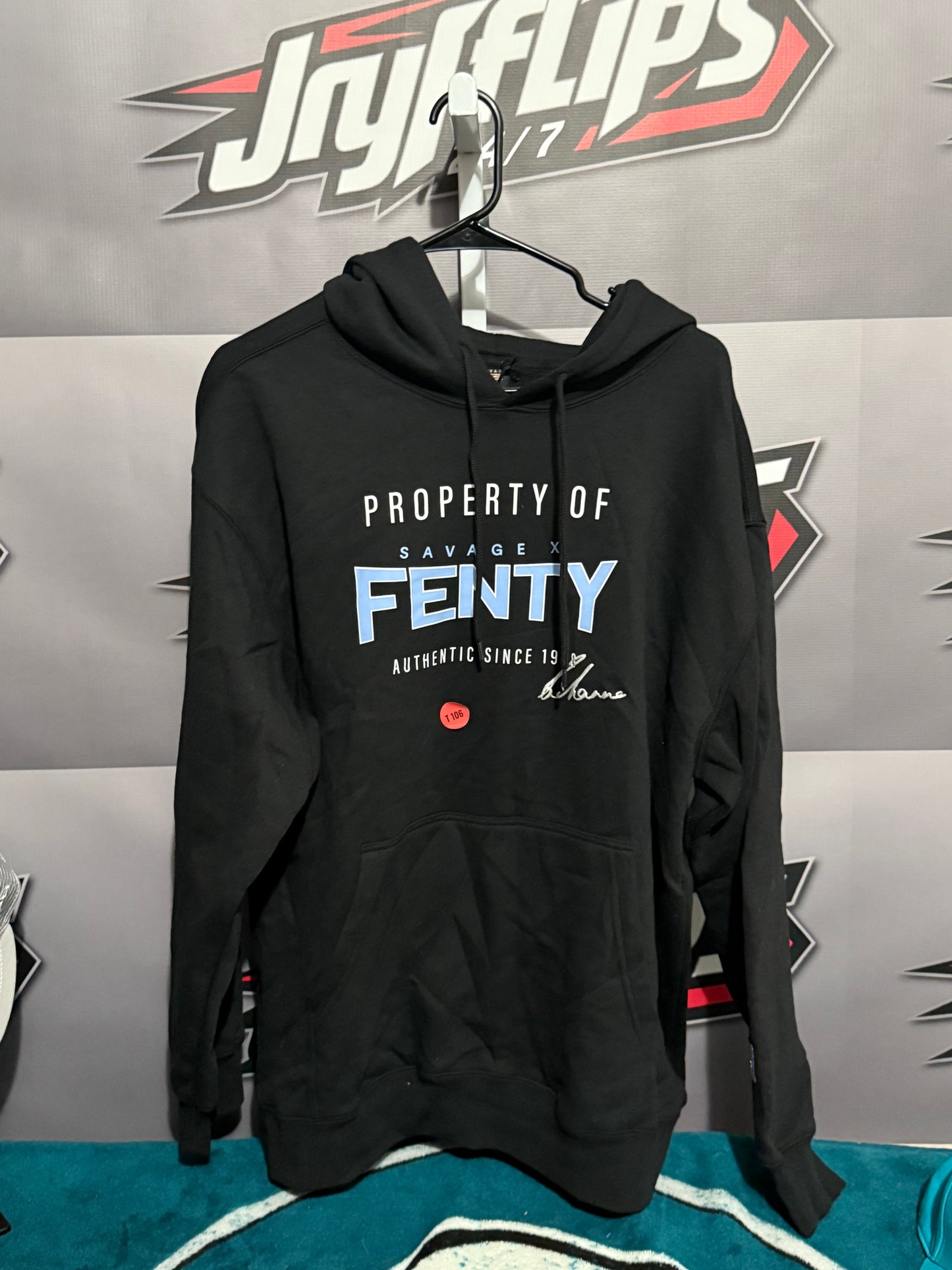 Men’s Large Savage x Fenty Hoodie (Very nice)